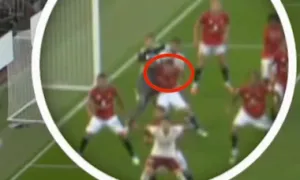 Vì sao Mount bị chê trách trong bàn thua của Man Utd?