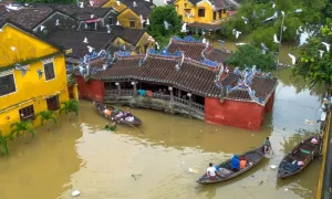Du lịch Huế, Hội An lao đao trong vòng xoáy bão lũ